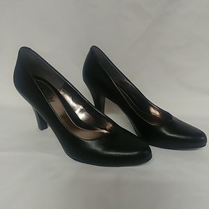 Softspots Women's Black Pump Heels